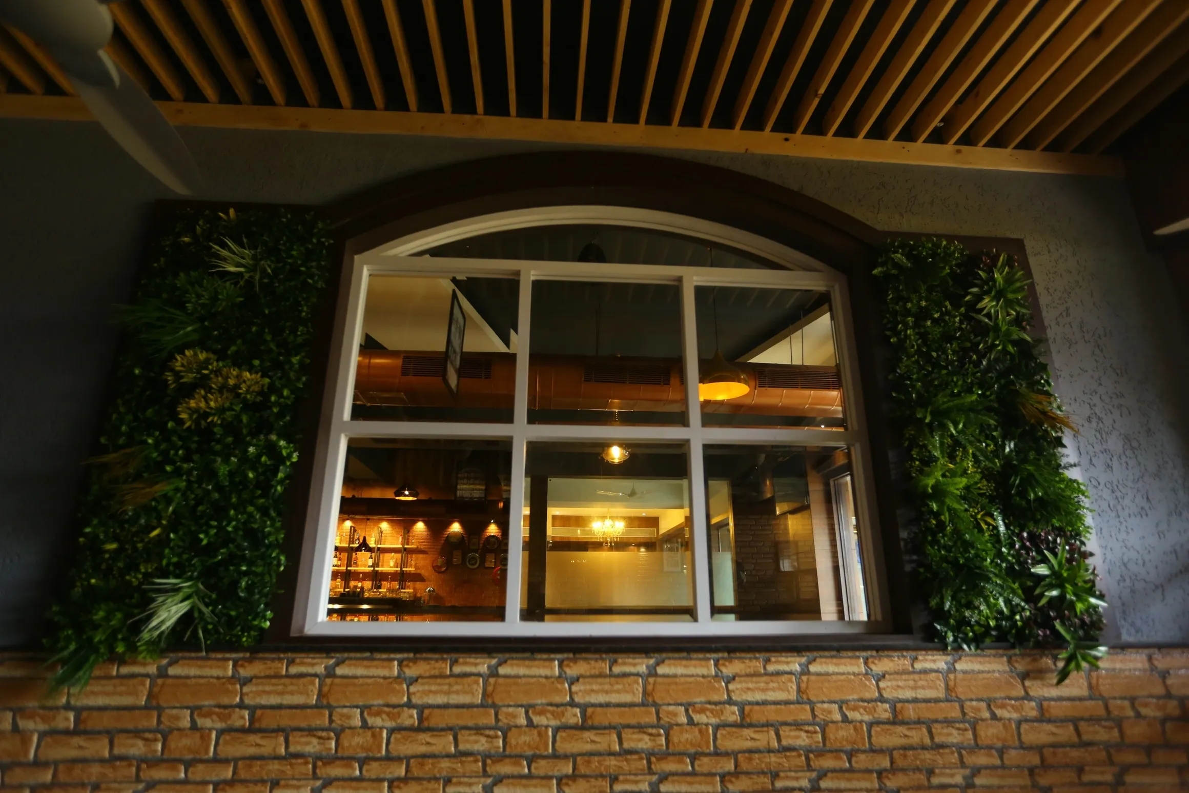 IMPERIAL SPICE KITCHEN & BAR AMBIANCE IMPERIAL SPICE KITCHEN & BAR AMBIANCE