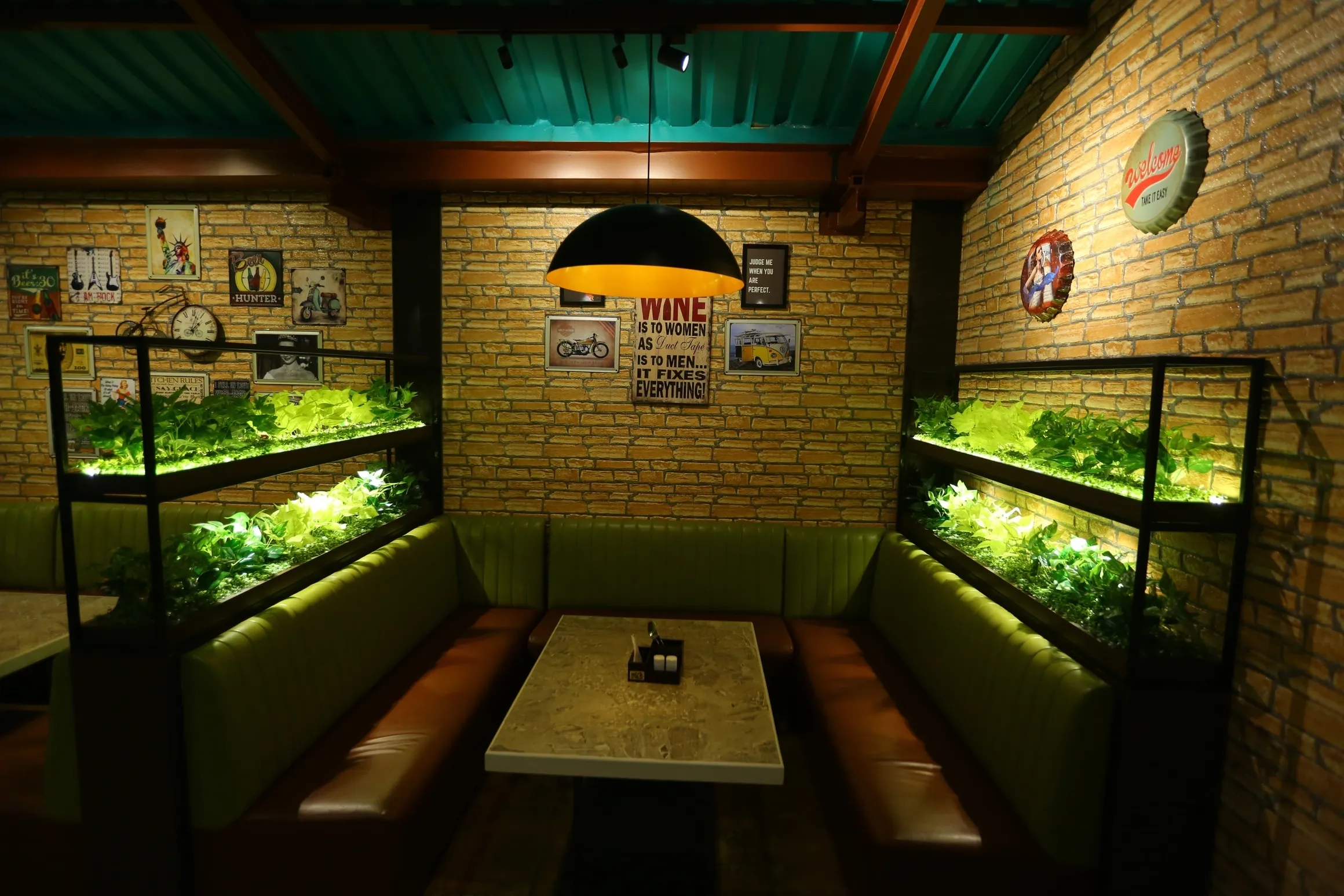 IMPERIAL SPICE KITCHEN & BAR AMBIANCE IMPERIAL SPICE KITCHEN & BAR AMBIANCE