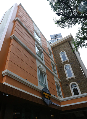 THE MAJESTIC SUITES THE MAJESTIC SUITES